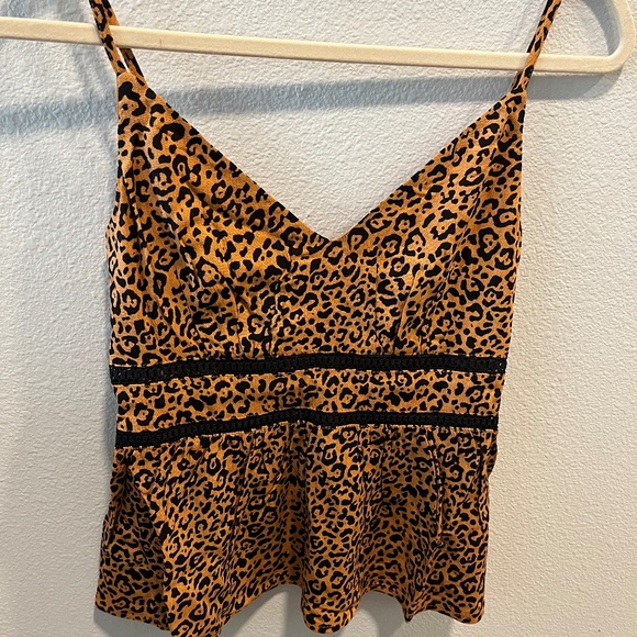 Francesca's Collections Tops - Super cute Francesca’s top—Brown & Black Print, Size S, NWT